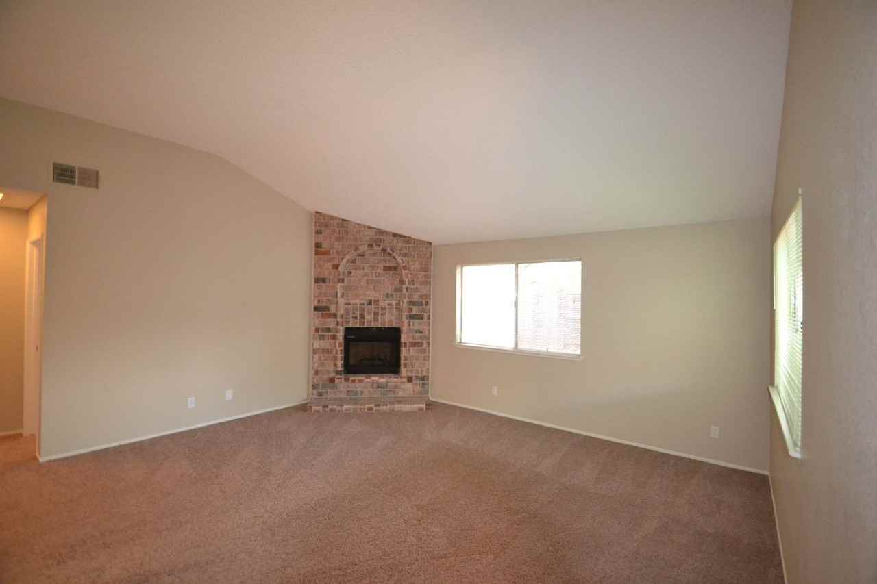 9 Questa Ct - Photo 2 of 9