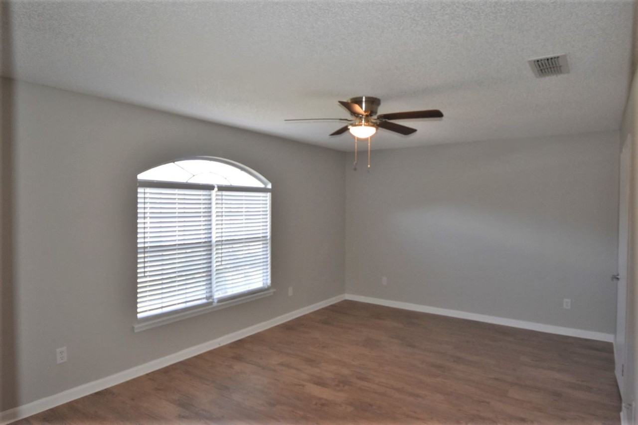 3339 Yucatan Pl - Photo 3 of 12