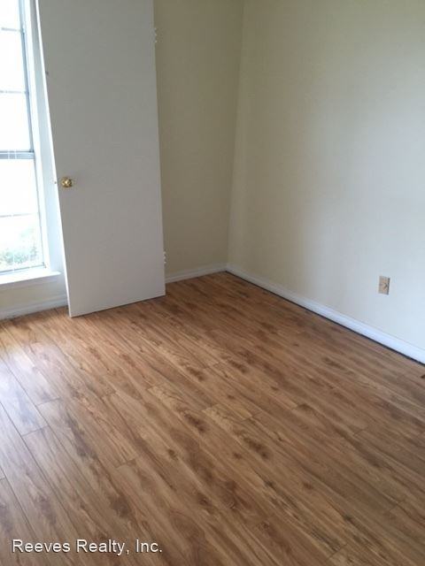 5371 Lansdowne Dr - Photo 3 of 17