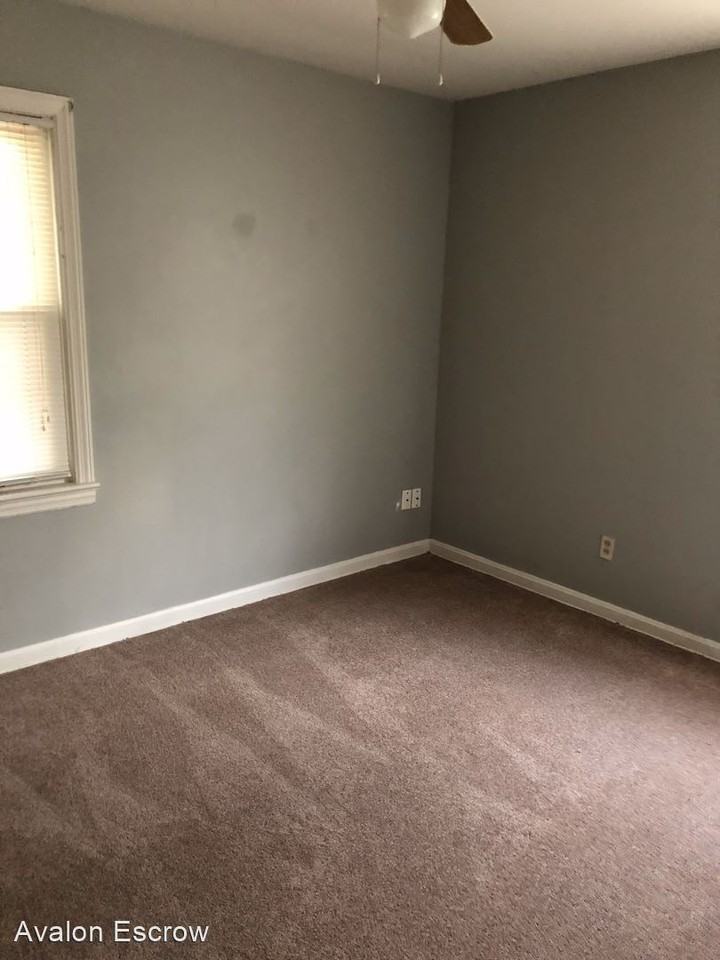 21830 Clifford Dr - Photo 3 of 6