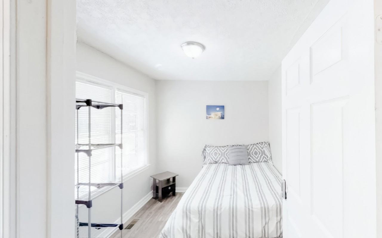 Orlando St Sw - Photo 6 of 7