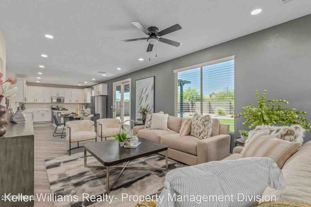 32934 N Cherry Creek Rd - Photo 2 of 40