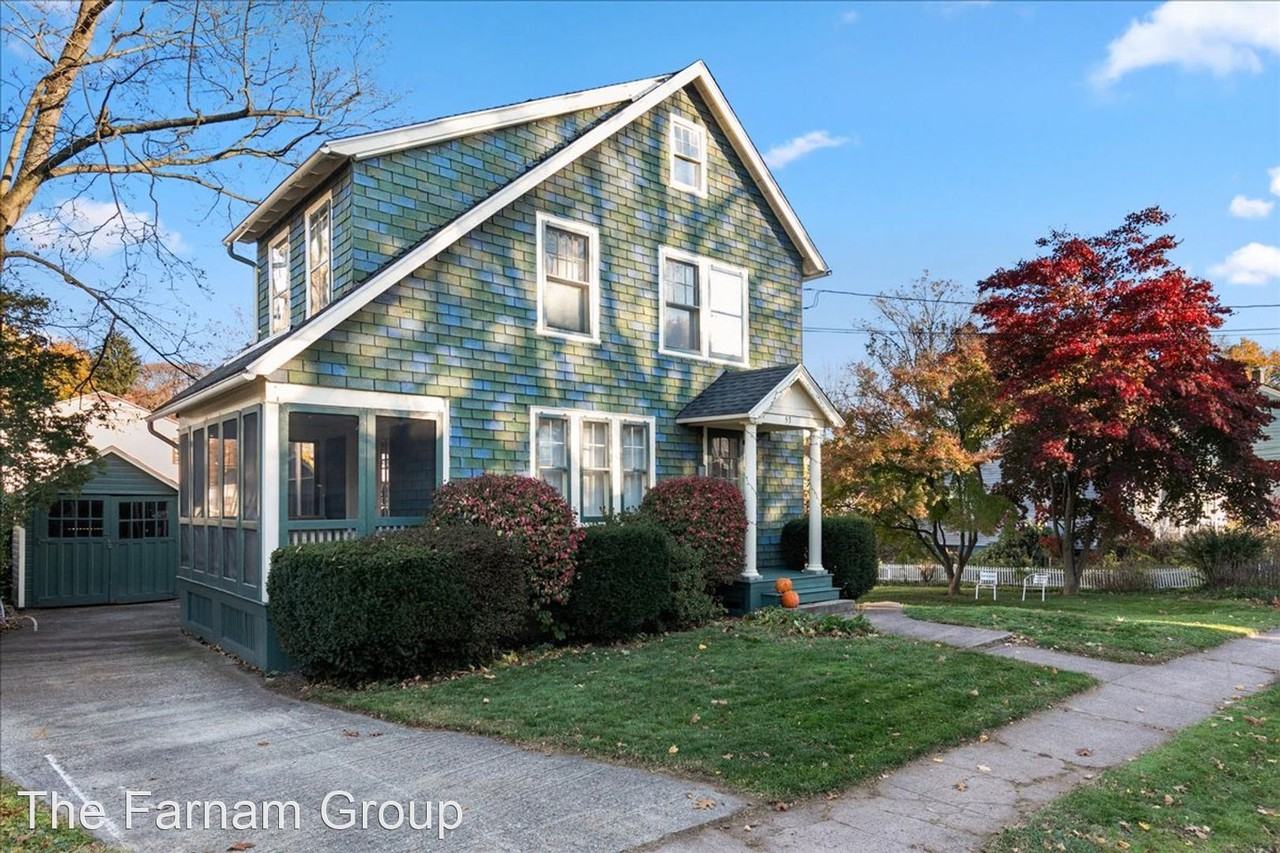 53 Turner Ave - Photo 3 of 32