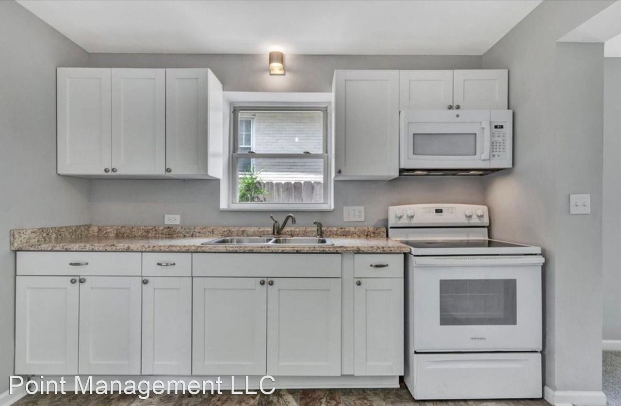429 Arbor Ave Se - Photo 3 of 11