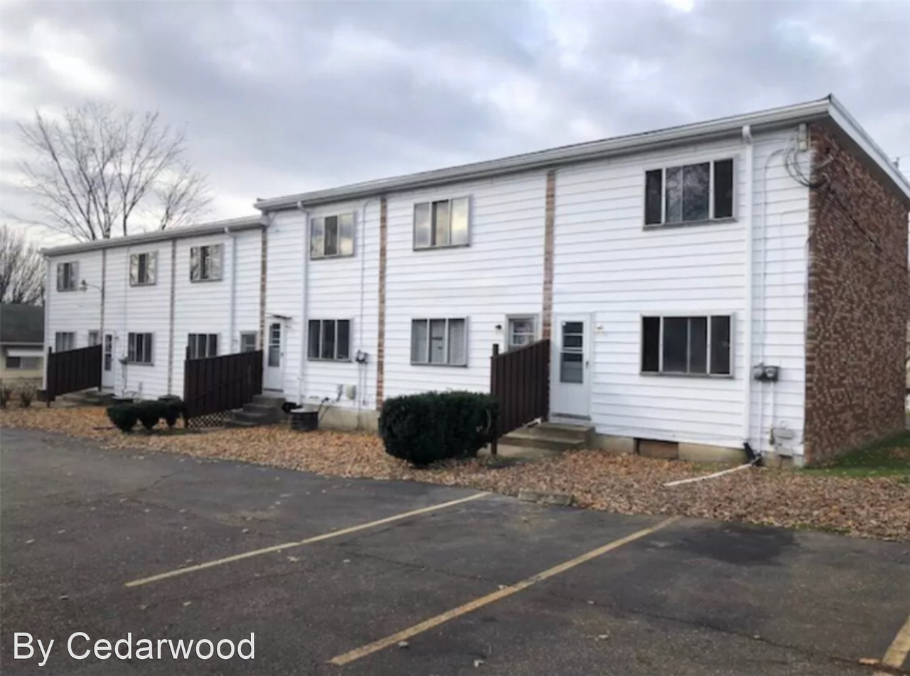Cedarwood Apartments- 2 Bedroom 1 Bathroom - Photo 2 of 13