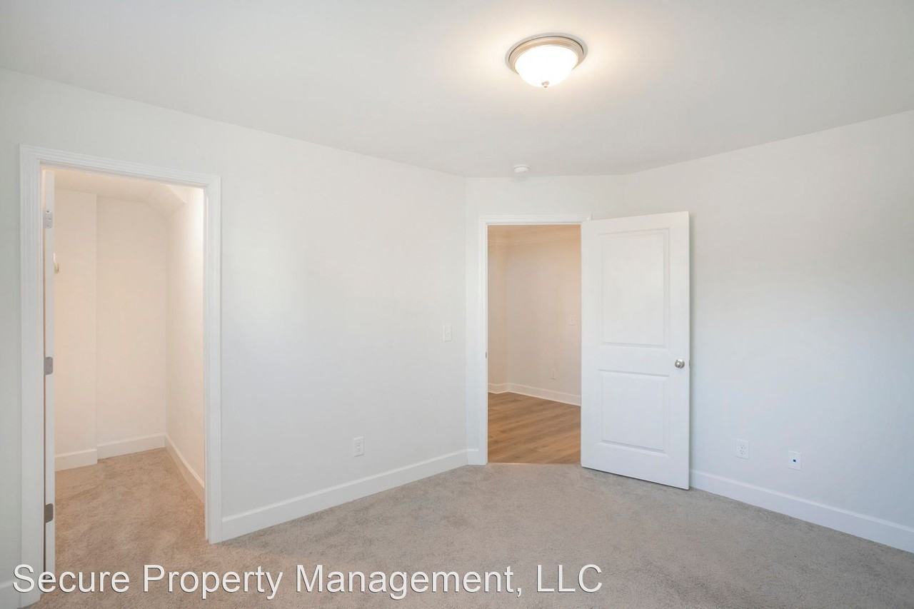 171 Burkitt Commons Ave - Photo 2 of 50