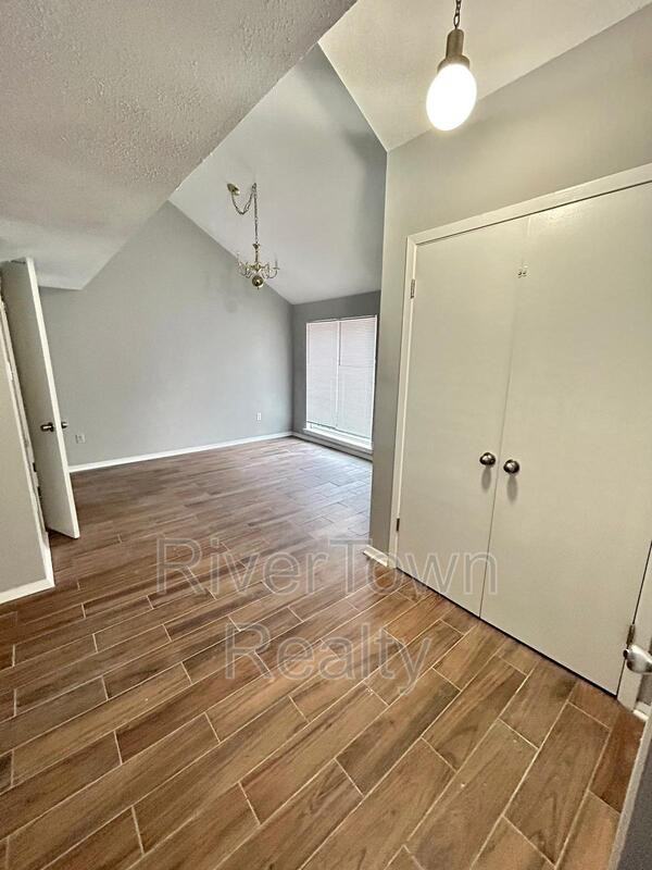 3353 Fairbanks St - Photo 4 of 21