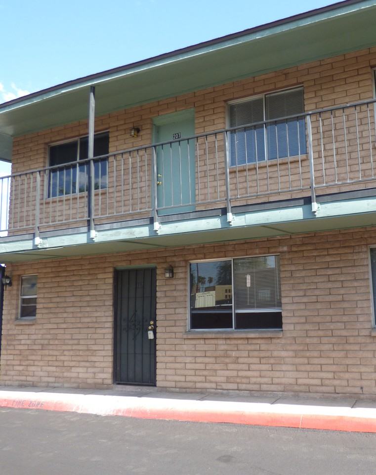 2936 N 39Th St - Photo 2 of 16