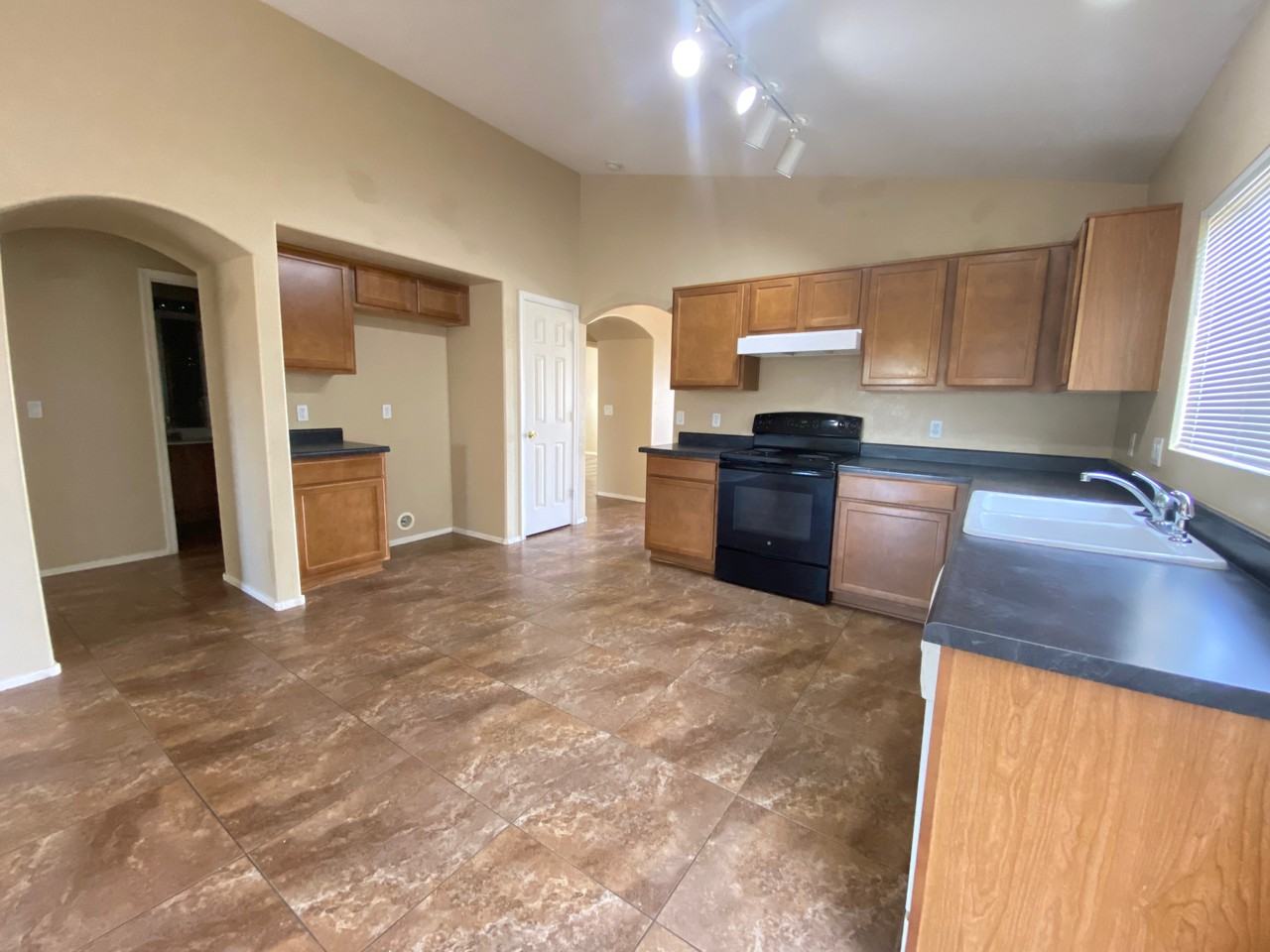 22627 W Adams Dr - Photo 2 of 13