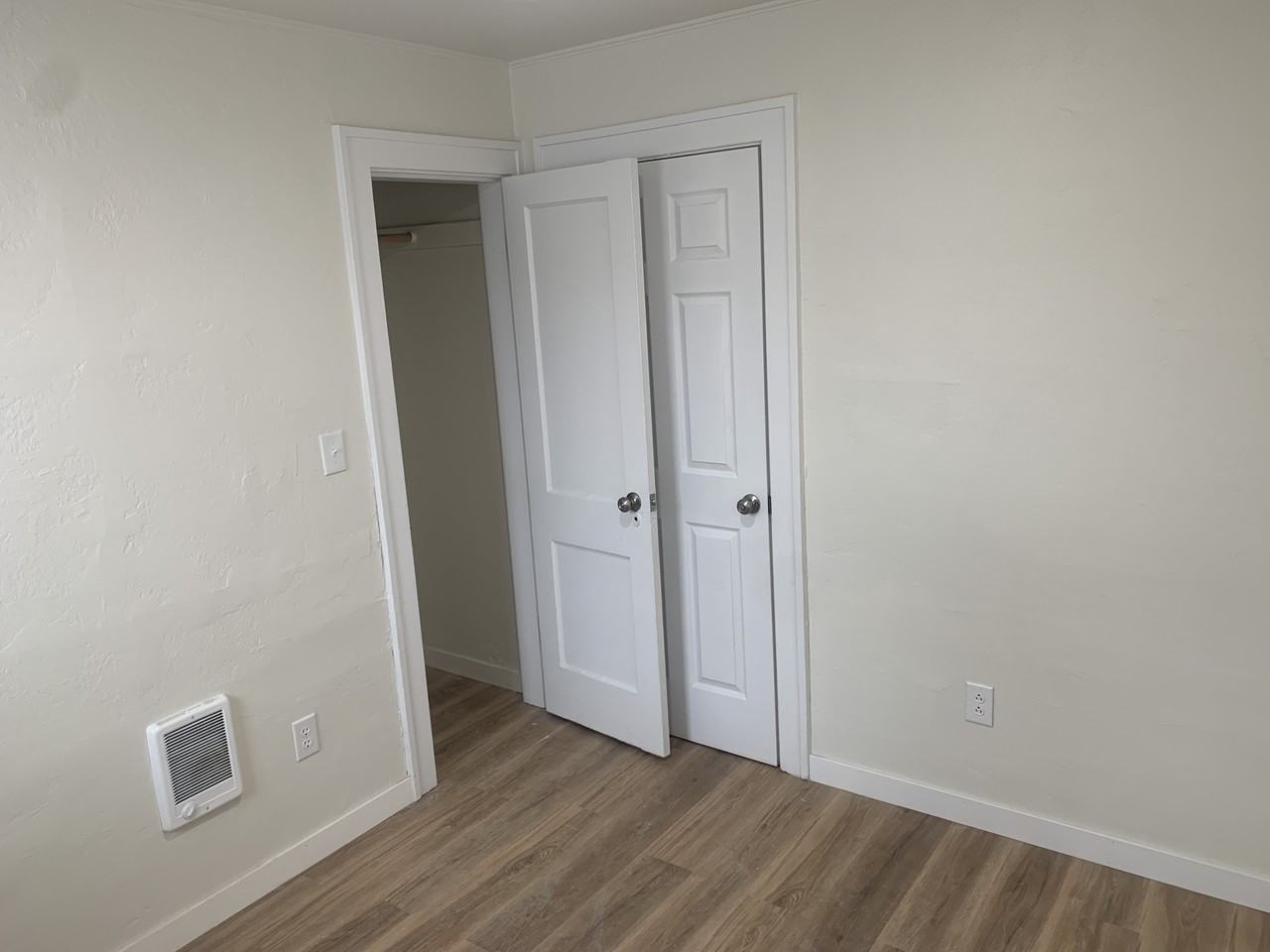 1104 2nd Ave E - Photo 5 of 16