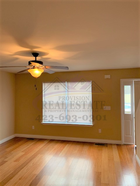 540 Urbane Rd Ne - Photo 3 of 15