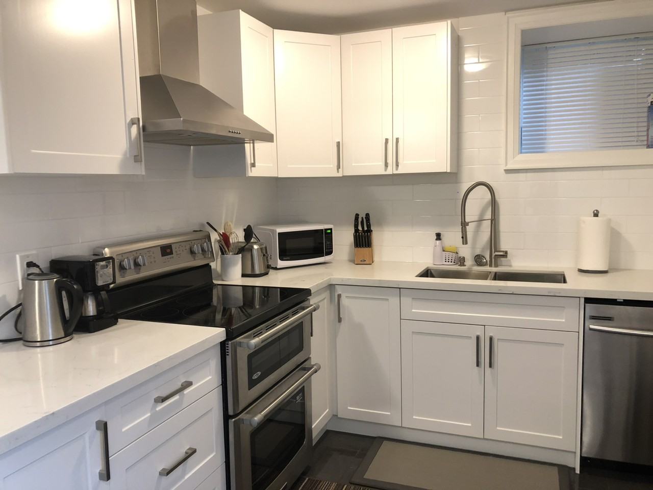 Beatrice St & Dundas St W - Photo 5 of 17