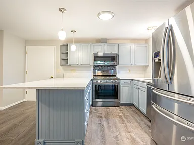 1609 13th Ave Sw - Photo 2 of 9