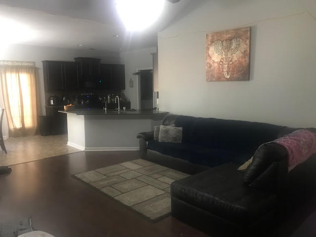 1234 Peacock Trl - Photo 2 of 8