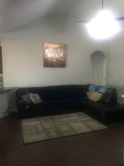 1234 Peacock Trl - Photo 3 of 8