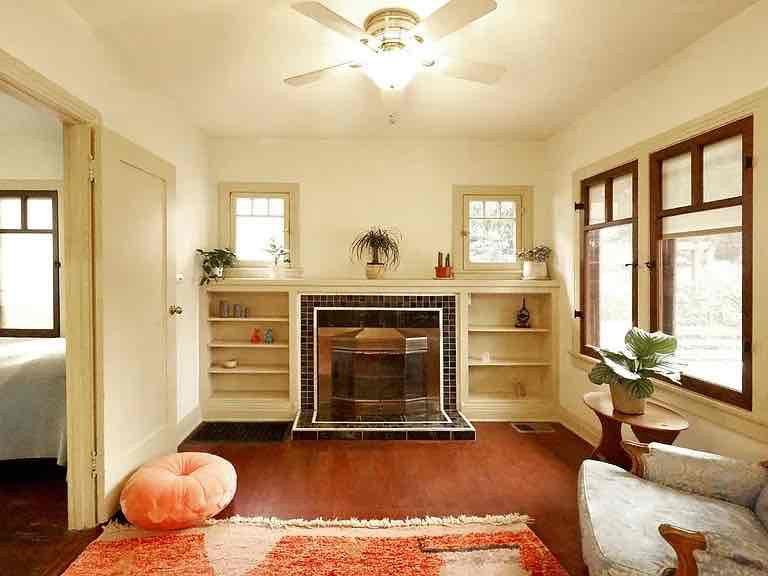 461 Prescott St - Photo 2 of 10