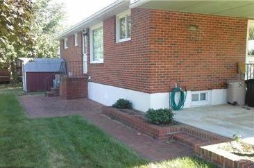 1524 Burnfield Rd - Photo 3 of 9