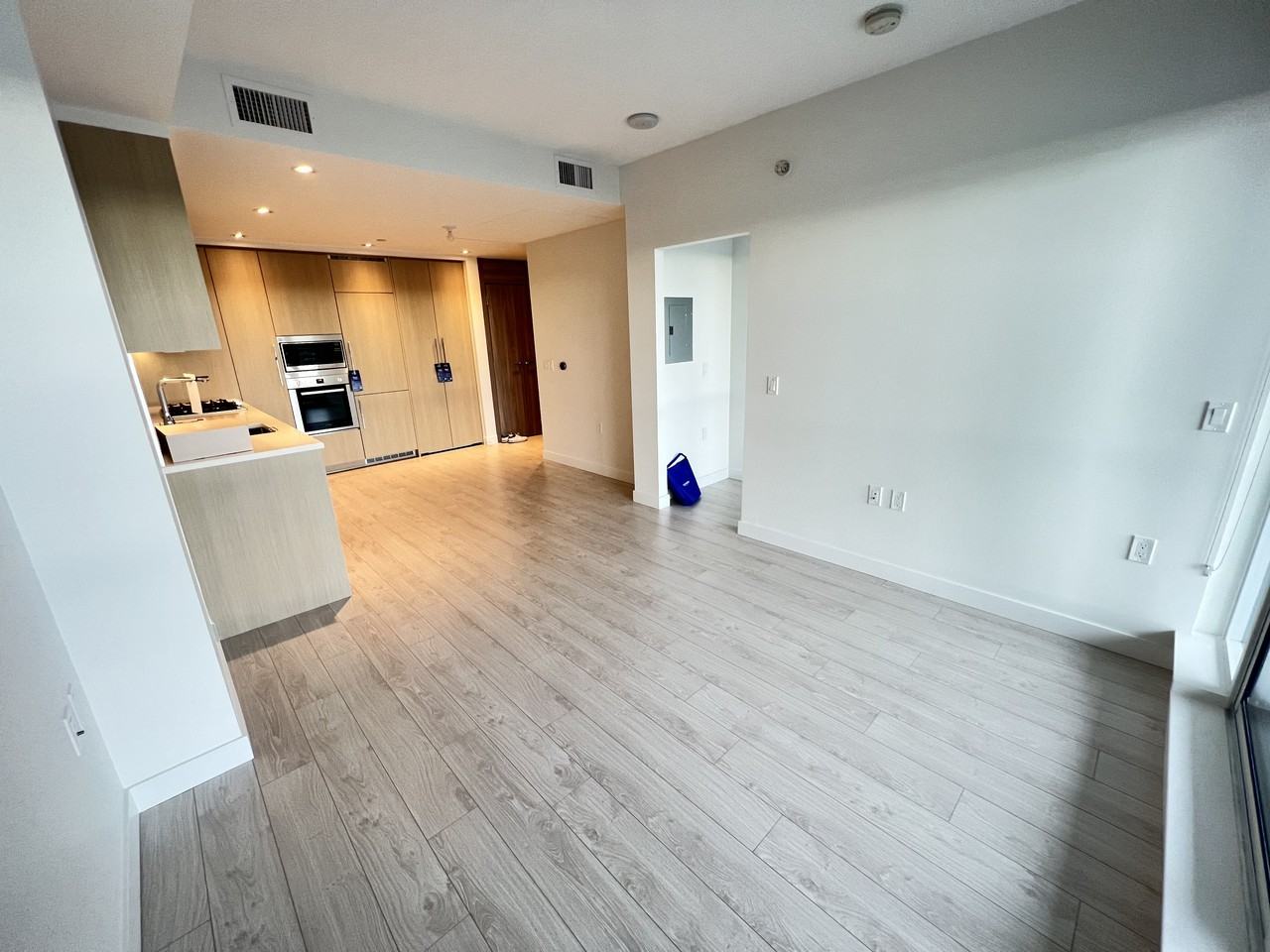 4730 Lougheed Highway #512 - Photo 7 of 18