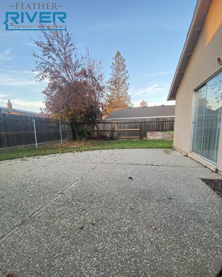 1255 Johnson Ave - Photo 2 of 10