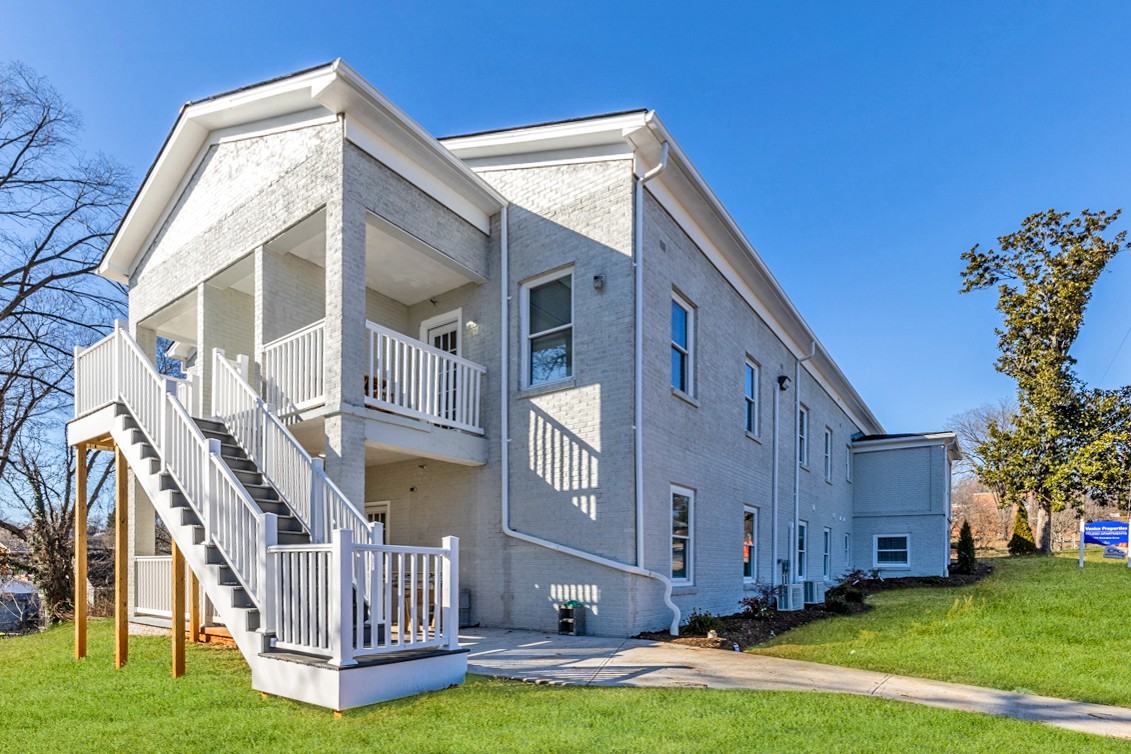 Venice Properties Studio Apartments - Photo 3 of 14