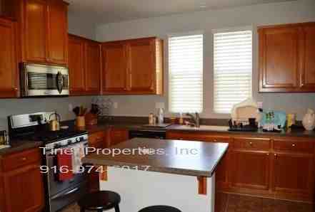 450 Wapello Cir - Photo 2 of 9