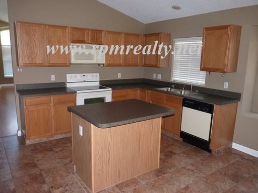 12780 Maribou Cir - Photo 2 of 8