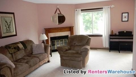 995 Greenhaven Dr - Photo 3 of 10