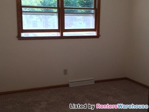 137 29th Ave N - Photo 3 of 7