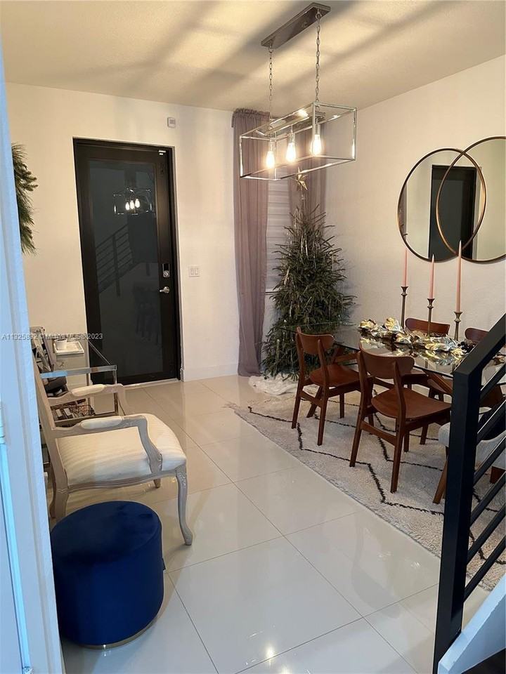 507 Sw 91st Ct #507 - Photo 3 of 8