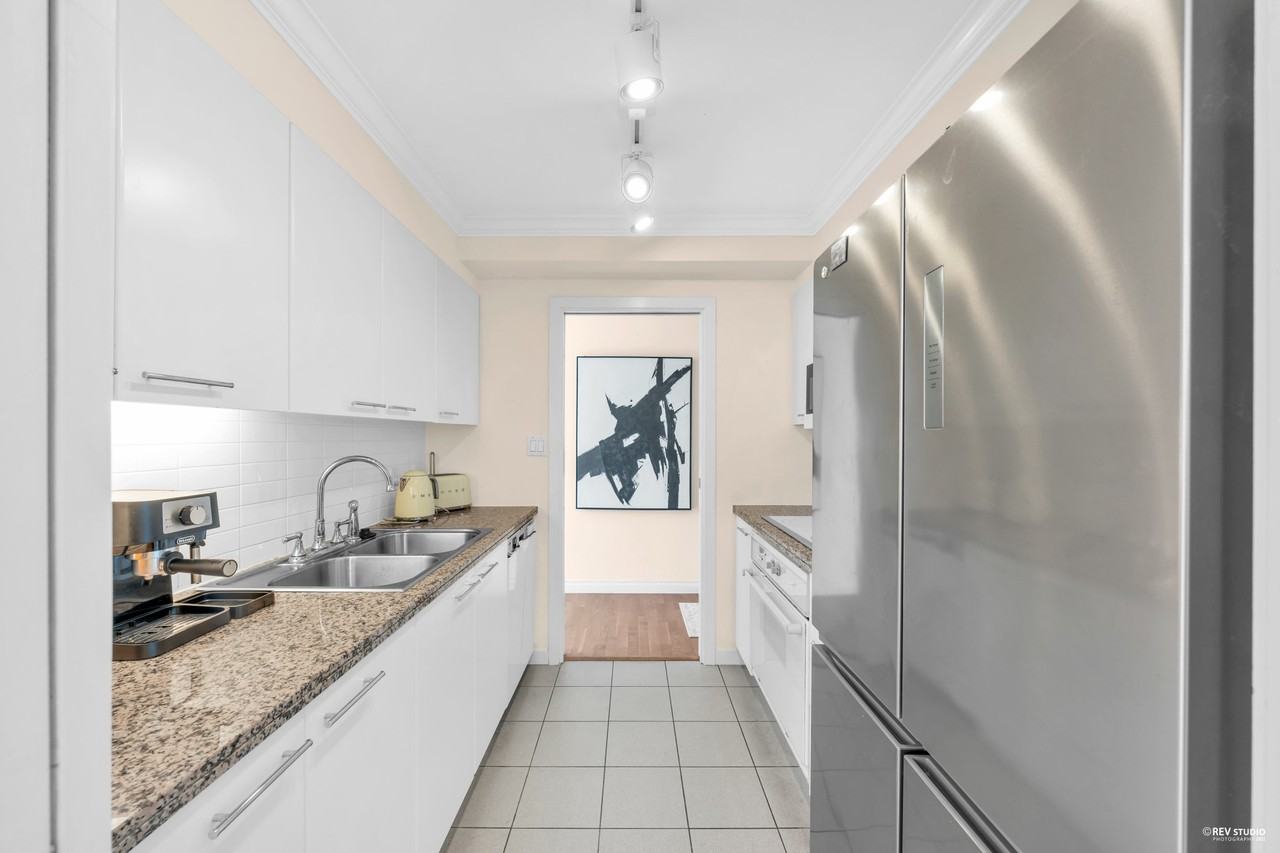 1500 Hornby Street #1708 - Photo 6 of 19