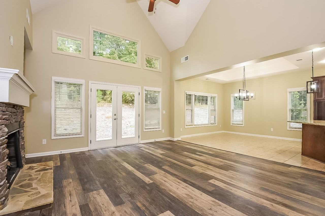 224 Jefferson Ave - Photo 3 of 17