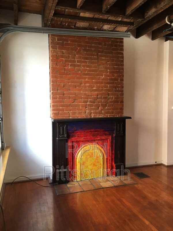 605 Gross St - Photo 2 of 19