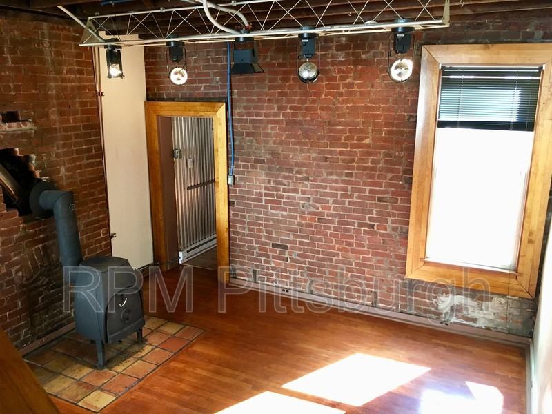 605 Gross St - Photo 3 of 19