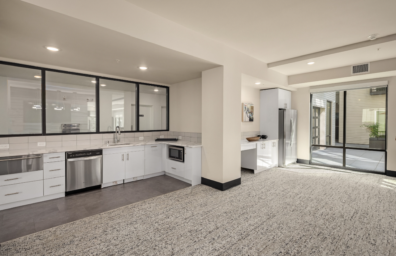 Sixth & Alder - Photo 4 of 11