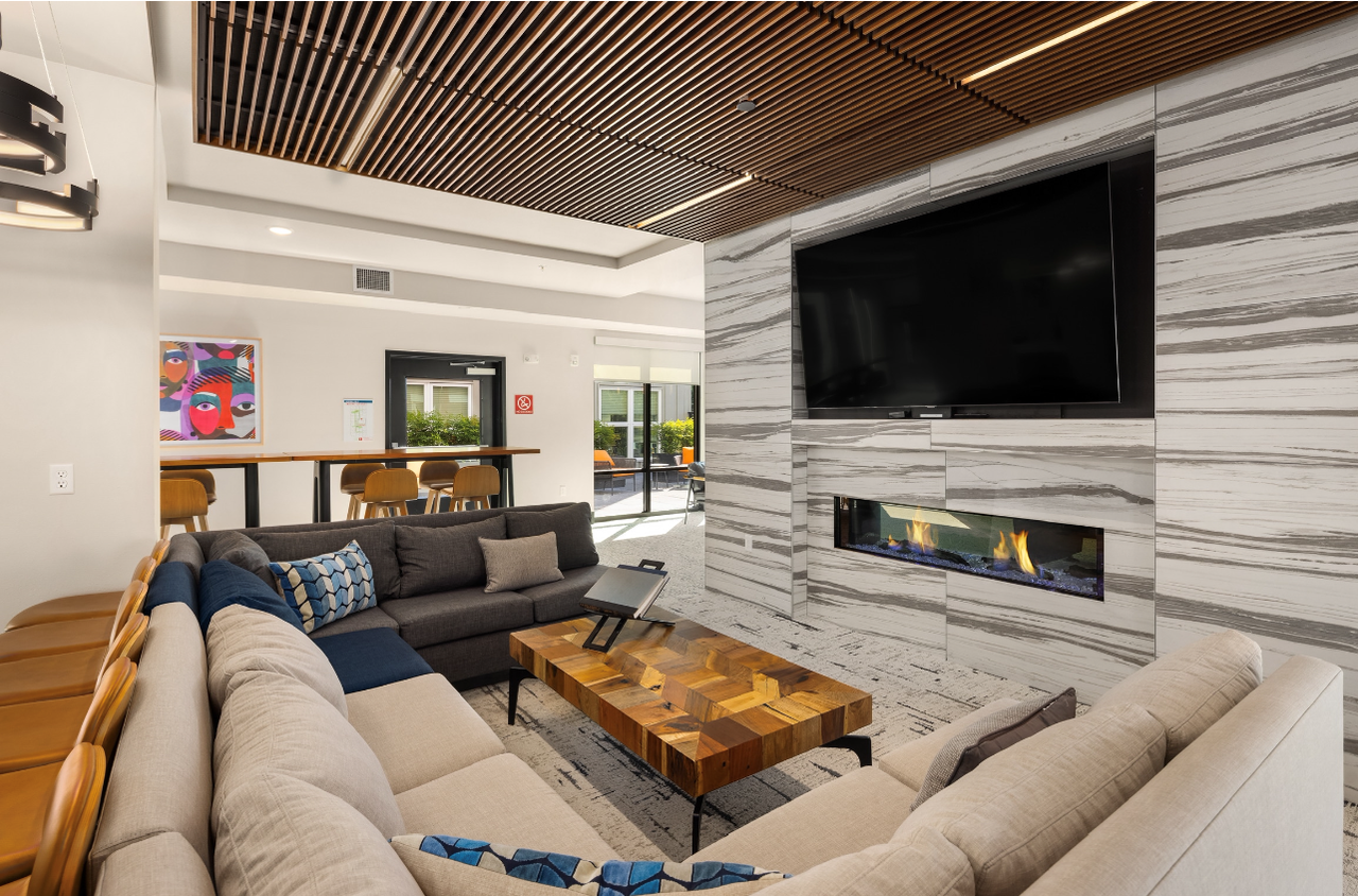 Sixth & Alder - Photo 5 of 11