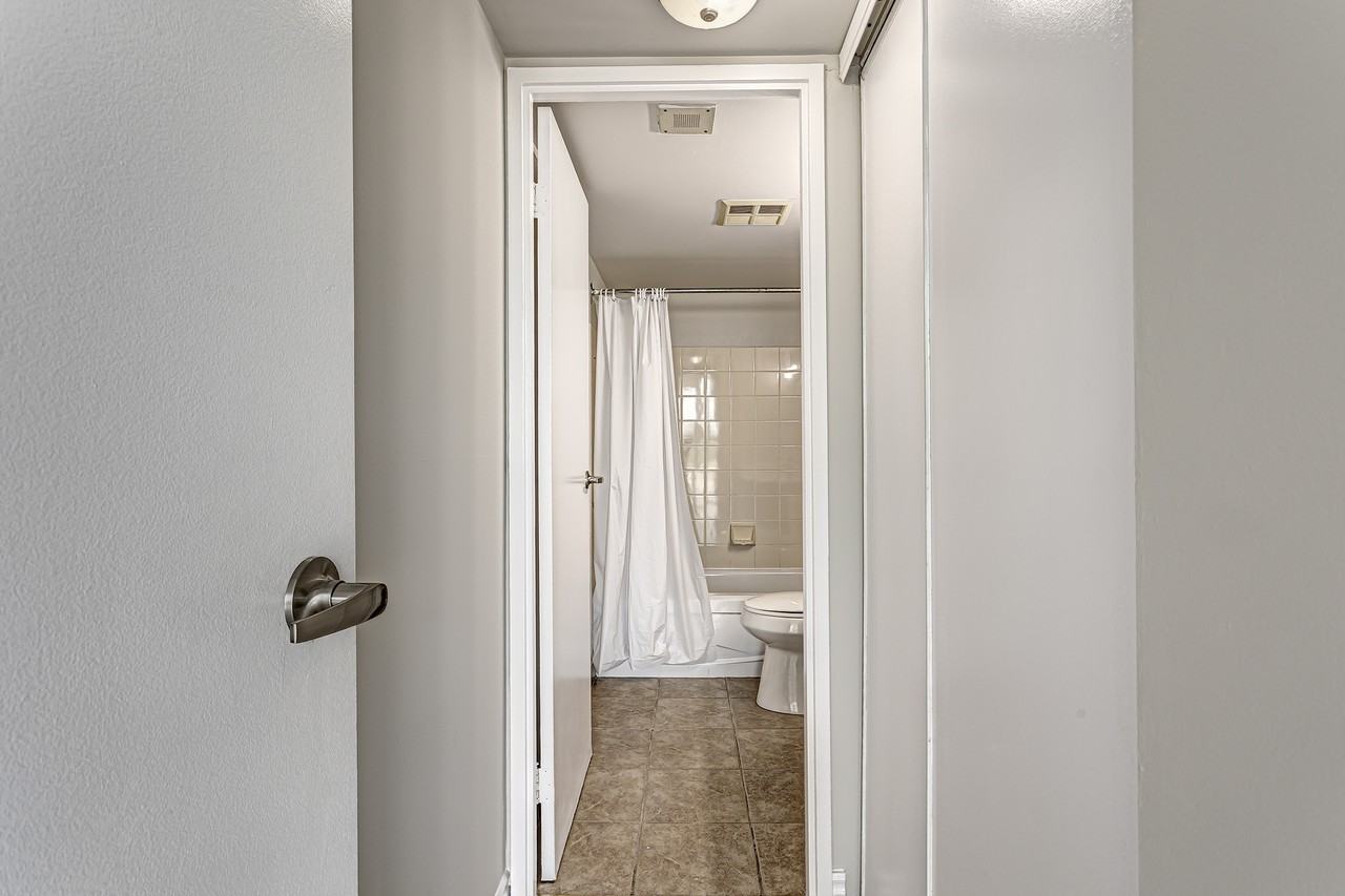 25 Trailwood Drive - Photo 3 of 26