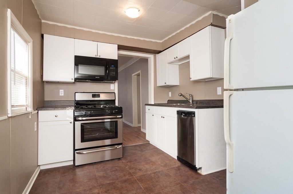 244 Matilda St Ne #1 - Photo 2 of 6