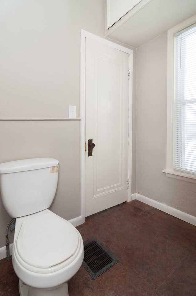 244 Matilda St Ne #1 - Photo 6 of 6