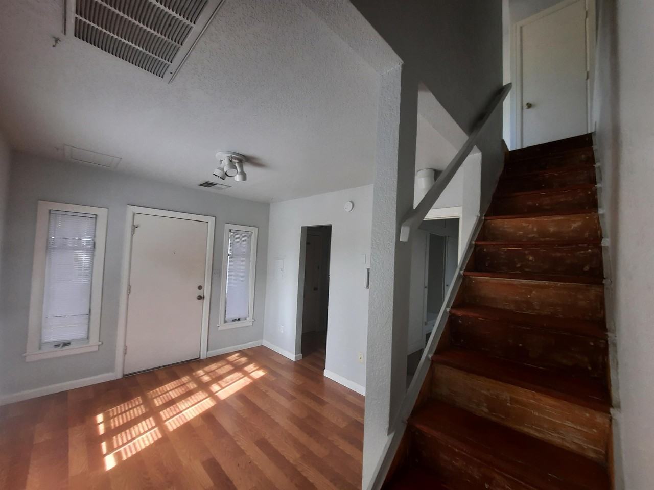 510 W Fillmore St #02 - Photo 3 of 32