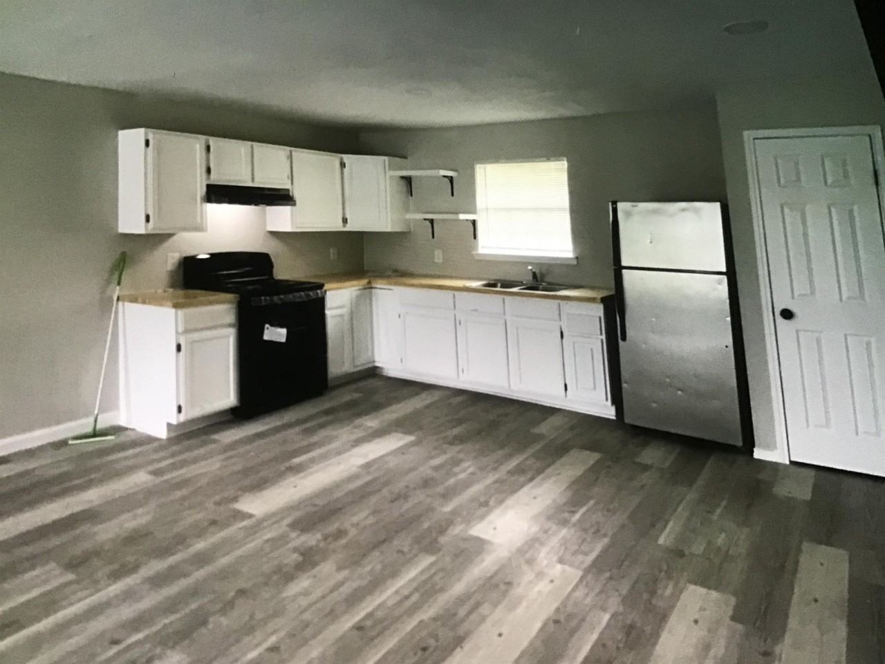 738 Nw 36th St #2 - Photo 3 of 13