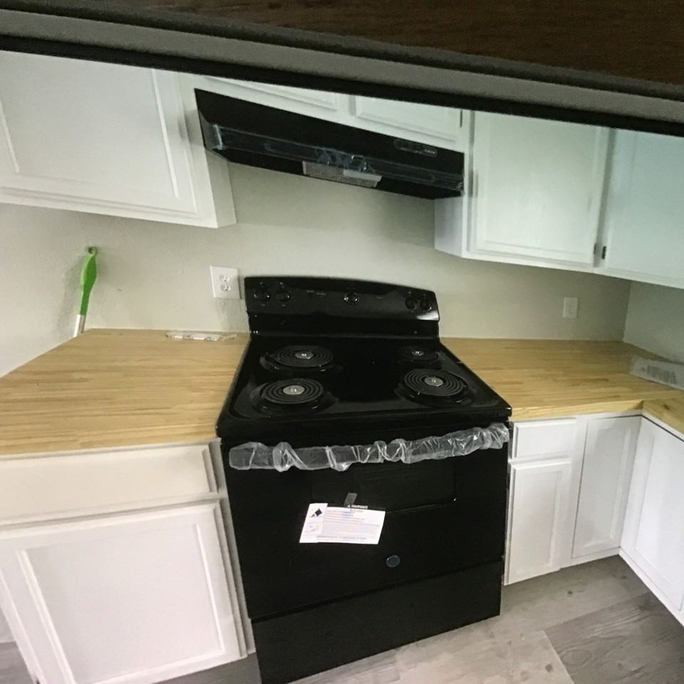 738 Nw 36th St #2 - Photo 4 of 13