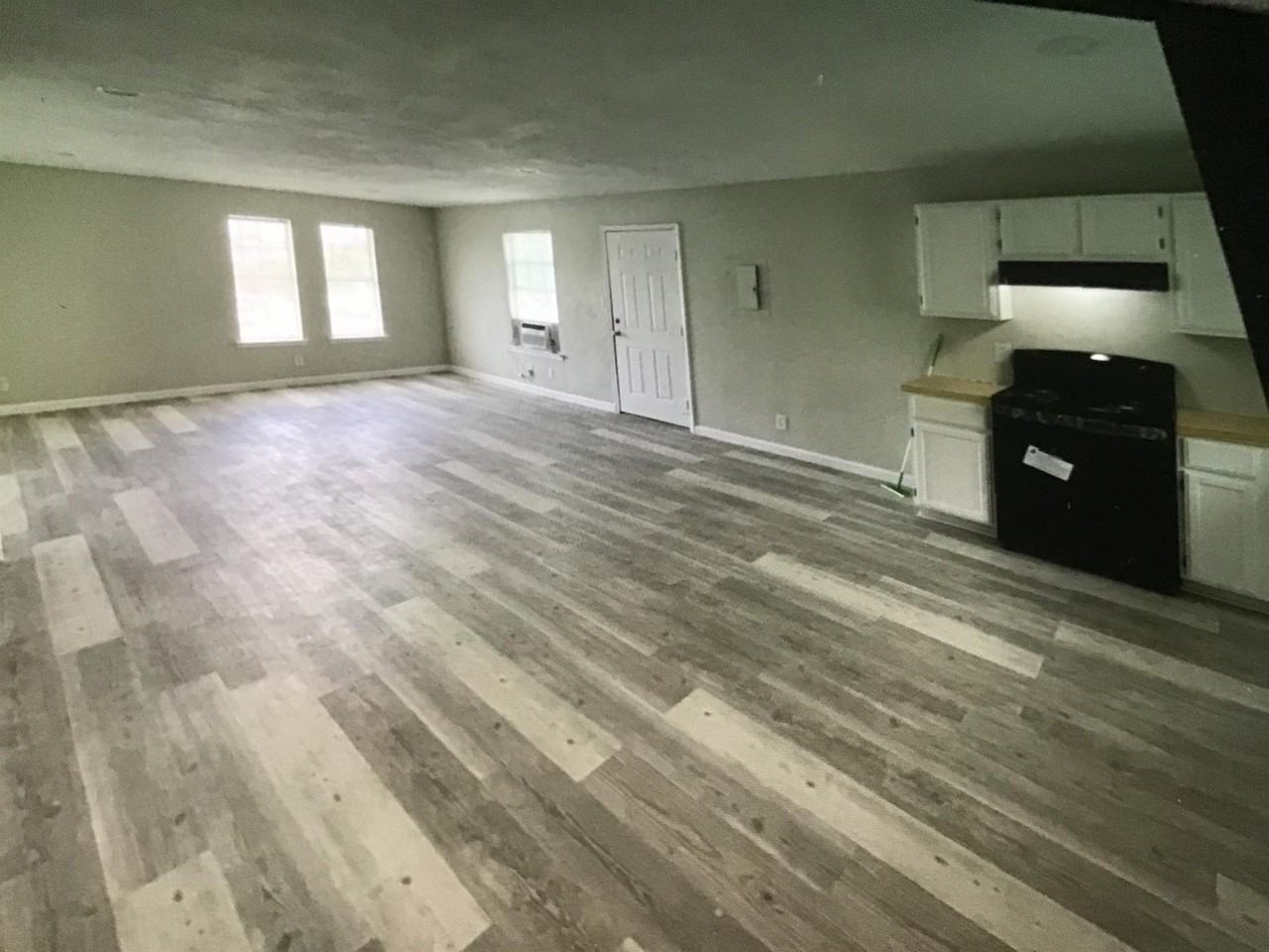 738 Nw 36th St #2 - Photo 5 of 13