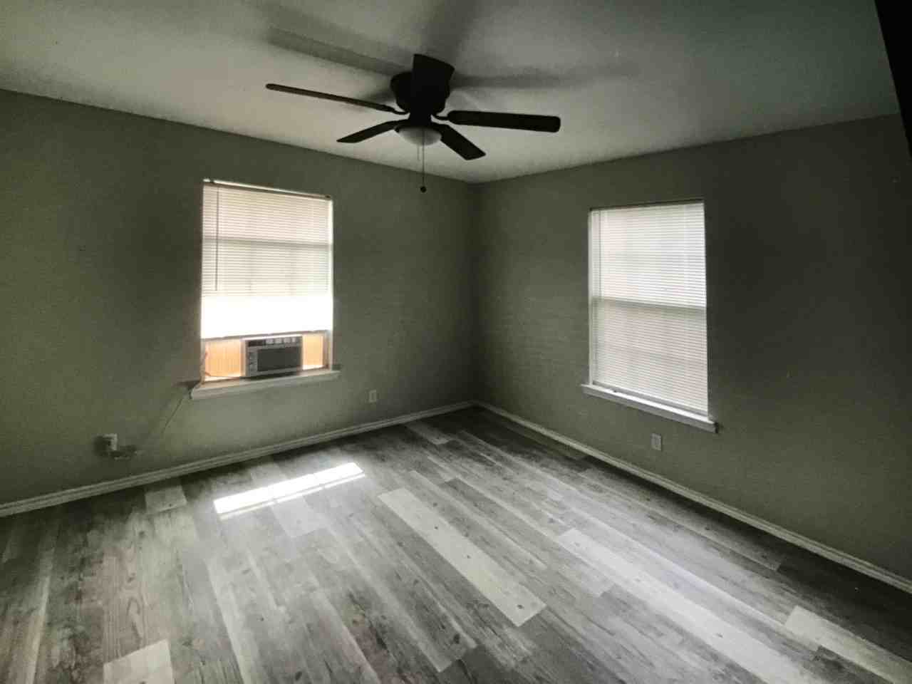 738 Nw 36th St #2 - Photo 7 of 13