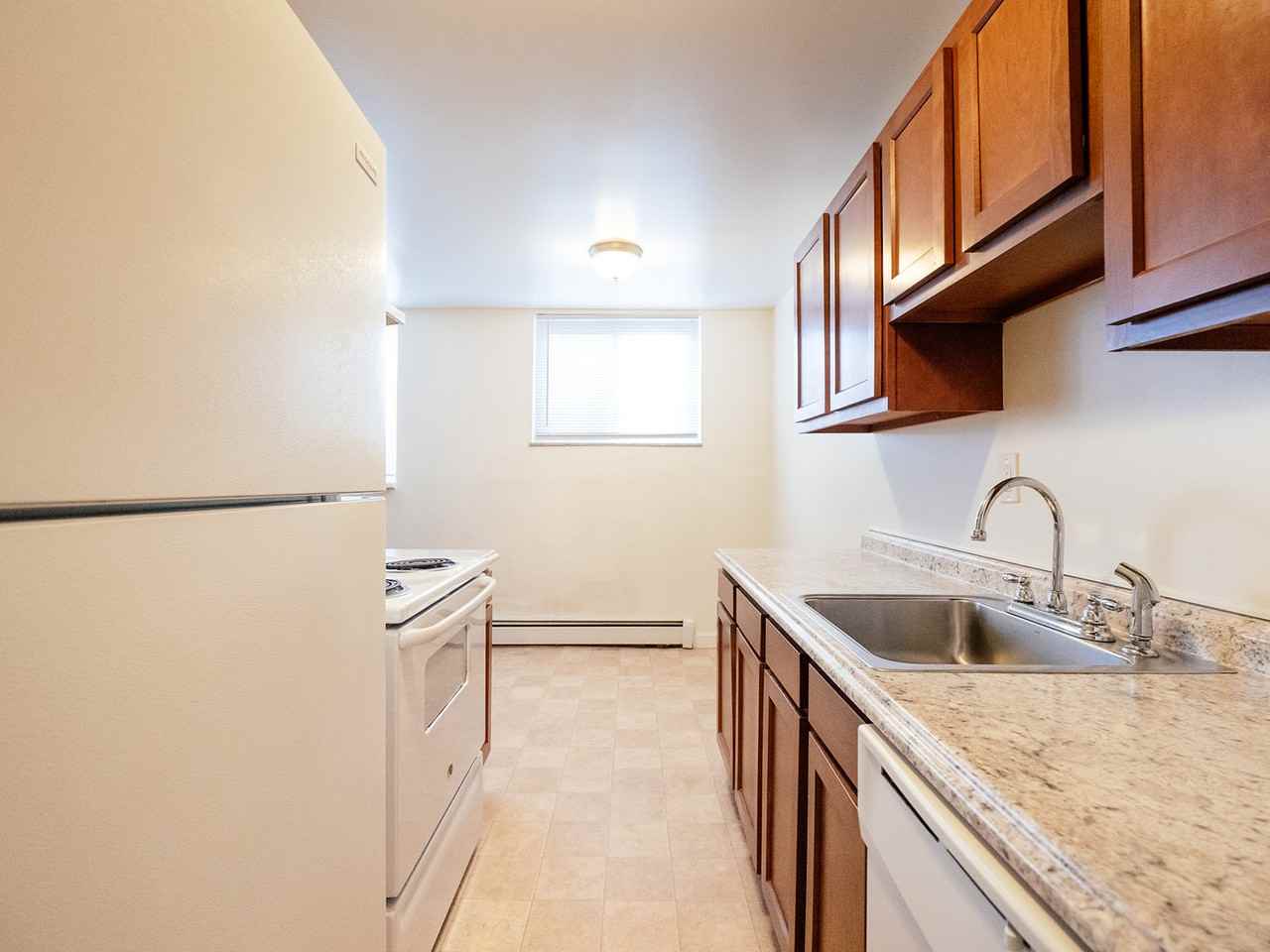 255 Mcgregor Ave #13
