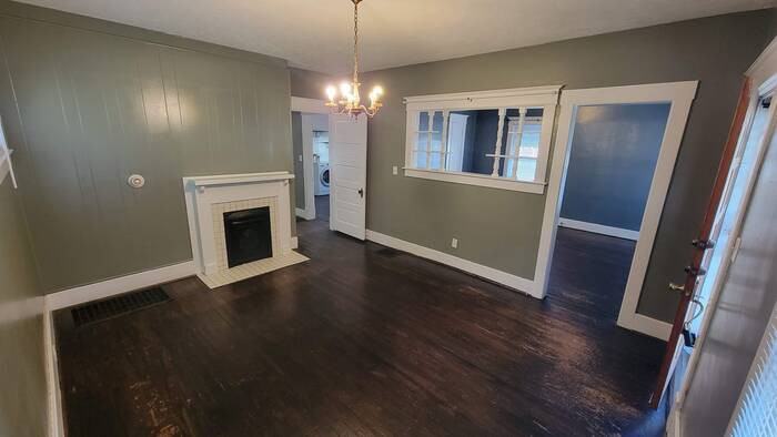 2100 S Shelby St - Photo 2 of 14