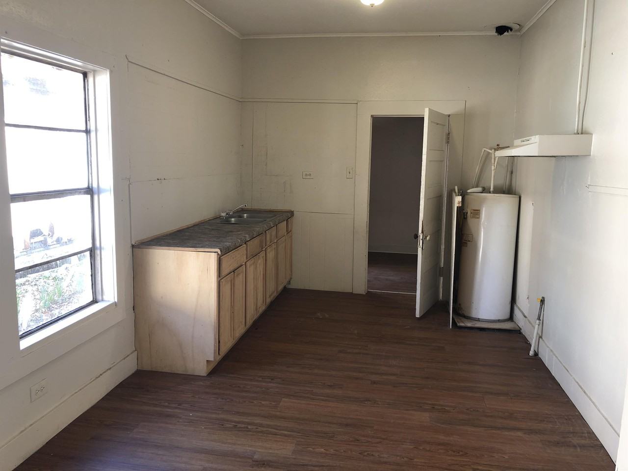 2709 2709 Lee AvenueApt B #B - Photo 5 of 6