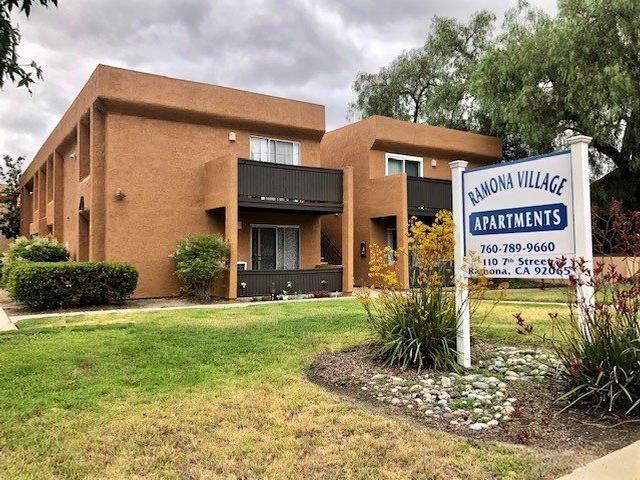 110 7th St - Photo 5 of 17