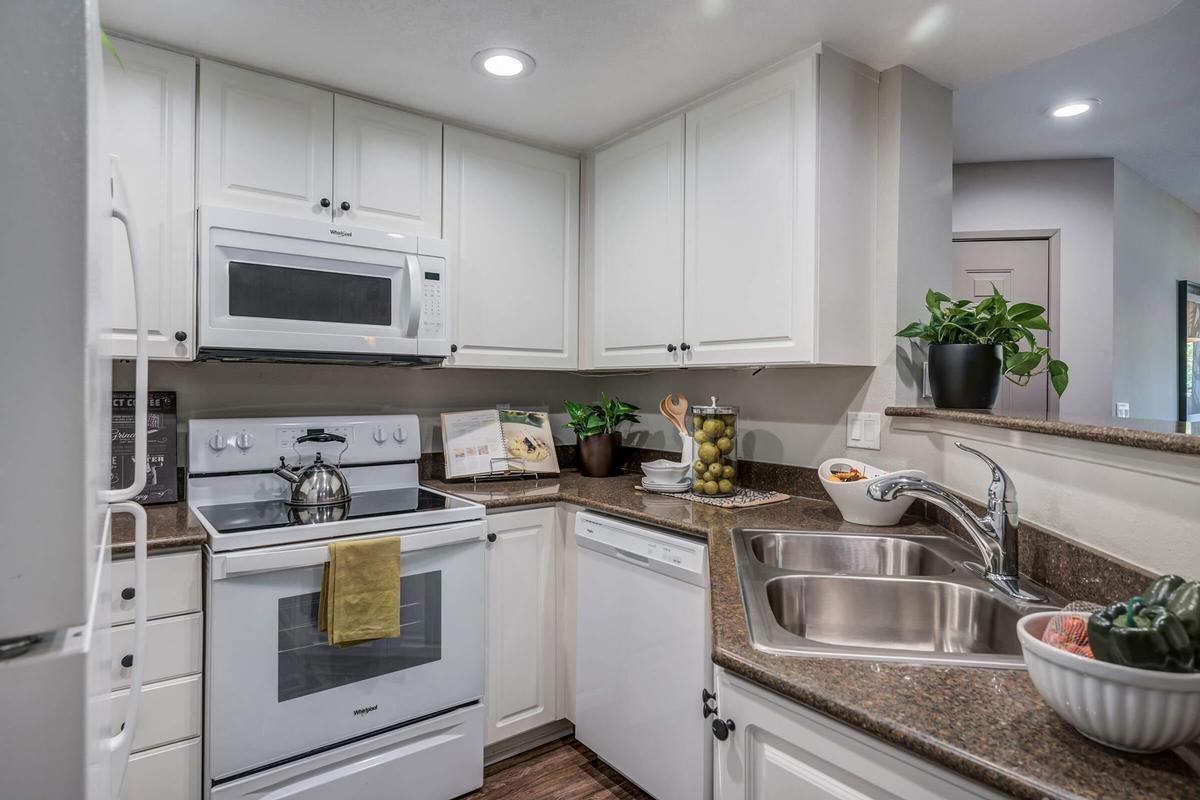 8201 E Blackwillow Cir - Photo 4 of 6