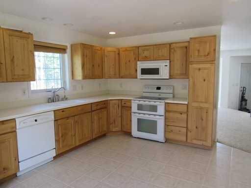 5581 Skipper St - Photo 3 of 11