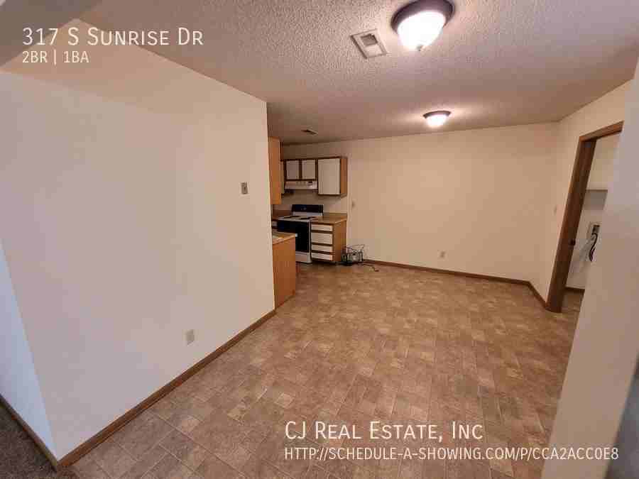 317 S Sunrise Dr - Photo 3 of 7